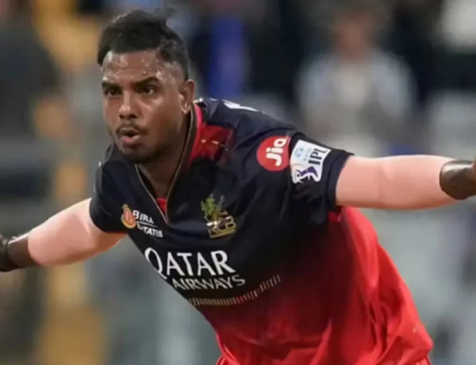 RCB को IPL 2026 से पहले बड़ा झटका, स्टार पेसर यश दयाल अचानक हुए बाहर