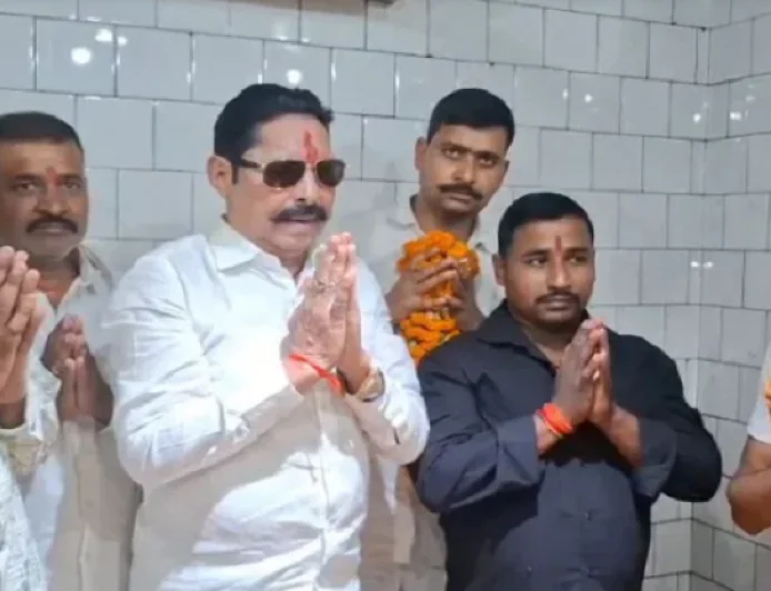 जेल से रिहाई के बाद पैतृक गांव नदावां पहुंचे अनंत सिंह, 100 गाड़ियों का काफिला रहा साथ, कहा : अब बेटा लड़ेगा चुनाव