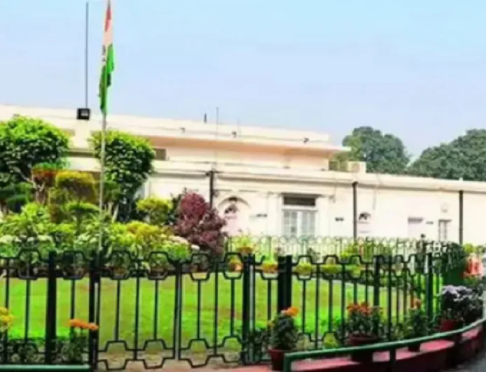 कांग्रेस की बढ़ी मुसीबत, 24 अकबर रोड वाला बंगला खाली करने का नोटिस, डेडलाइन भी तय