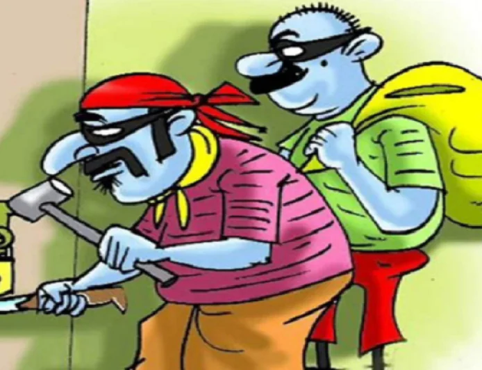 जमशेदपुर में बेखौफ चोरों का तांडव, सीनियर बैंक मैनेजर के घर का ताला तोड़ लाखों के सामान पर किया हाथ साफ, मचा हड़कंप