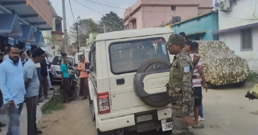 सरायकेला में ACB का बड़ा एक्शन, 5 लाख रुपये घूस लेते भू-अर्जन विभाग के बड़ा बाबू रंगेहाथ गिरफ्तार, दलाल भी अरेस्ट 