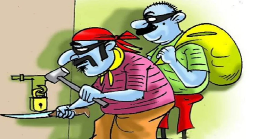 जमशेदपुर में बेखौफ चोरों का तांडव, सीनियर बैंक मैनेजर के घर का ताला तोड़ लाखों के सामान पर किया हाथ साफ, मचा हड़कंप