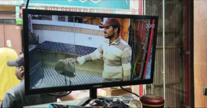 जमशेदपुर में दिनदहाड़े सर्राफा दुकान में चोरी, 22 लाख के गहने ले उड़ा चोर, CCTV में कैद पूरी वारदात 