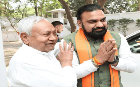 BIG NEWS : दिल्ली से लौटते ही पूर्व CM से मिले मुख्यमंत्री सम्राट चौधरी, पहली कैबिनेट मीटिंग में लिए जा सकते हैं कई बड़े फैसला