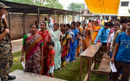 बड़ी खबर : पश्चिम बंगाल में वोटर्स में दिखा जबरदस्त उत्साह, दोपहर 3 बजे तक 78% वोटिंग, 152 सीटों पर जारी है मतदान