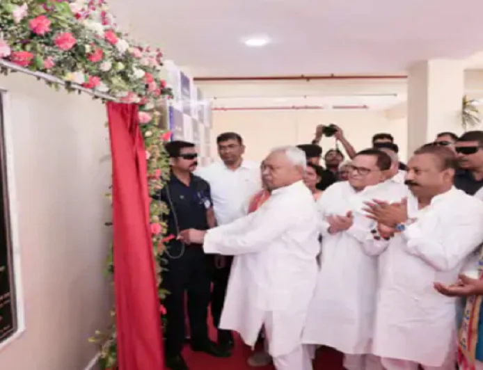 CM नीतीश ने विधान परिषद गेस्ट हाउस का किया उद्घाटन, मुख्यमंत्री के सामने लगे 'निशांत कुमार CM जिंदाबाद' के नारे 
