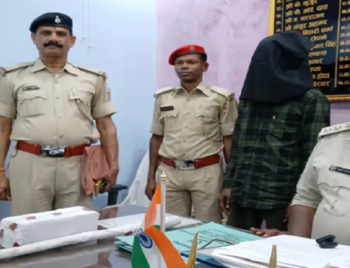 सिमडेगा में दिल दहला देने वाली वारदात, शराब के नशे में बेटे ने पिता को कुल्हाड़ी से काट डाला, गांव में सनसनी