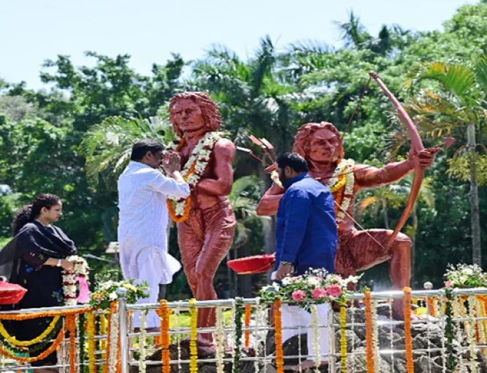 CM हेमंत सोरेन ने वीर शहीद सिदो-कान्हू को दी श्रद्धांजलि, कहा : उनका बलिदान आदिवासियों के सम्मान की लड़ाई का प्रतीक