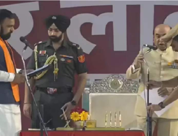 सम्राट चौधरी बने बिहार के 24वें मुख्यमंत्री, पद और गोपनीयता की ली शपथ, विजय चौधरी और बिजेन्द्र यादव बने डिप्टी सीएम 