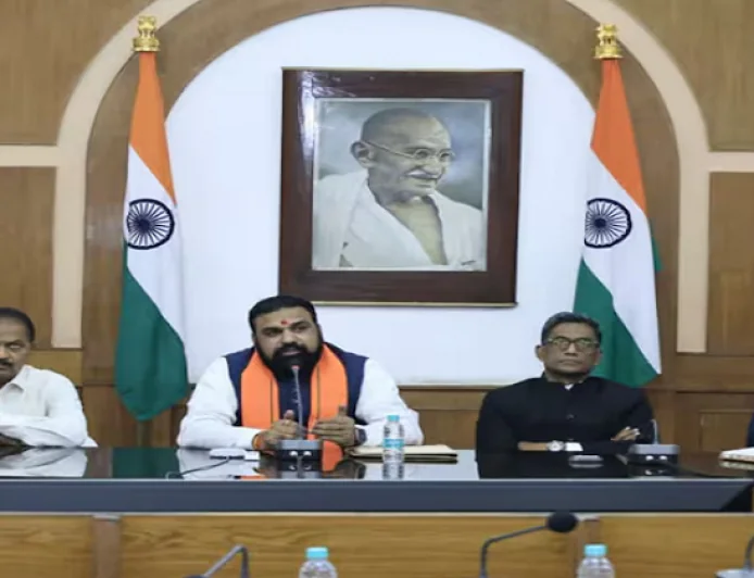 CM बनते ही एक्शन में सम्राट चौधरी, अधिकारियों के साथ की बैठक, दिए ये निर्देश