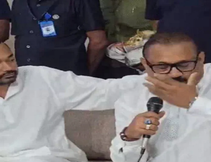 नीतीश की शॉर्ट फिल्म की लॉन्चिंग पर रो पड़े अशोक चौधरी, पूर्व मुख्यमंत्री के बेटे निशांत ने बंधाया ढांढस, बोले - बड़े भाई सम्राट चौधरी को पूरा सहयोग