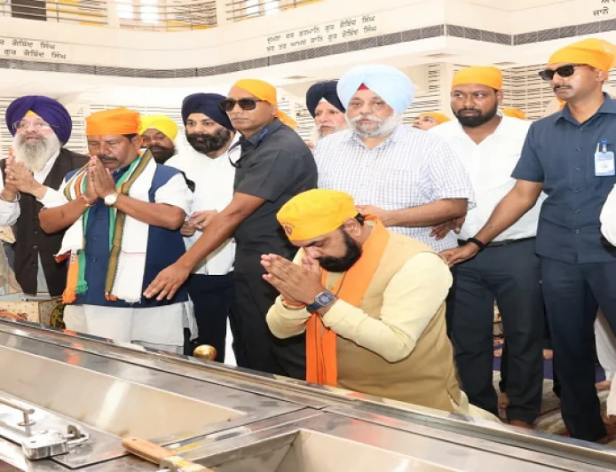 CM सम्राट चौधरी ने तख्त श्रीहरिमंदिर जी में टेका मत्था, प्रदेश की सुख, शांति एवं समृद्धि की कामना की