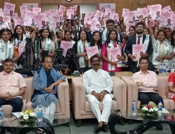 नौकरी का इंतजार खत्म : CM हेमंत सोरेन ने 62 CDPO और 237 महिला सुपरवाइजर को सौंपा नियुक्ति-पत्र