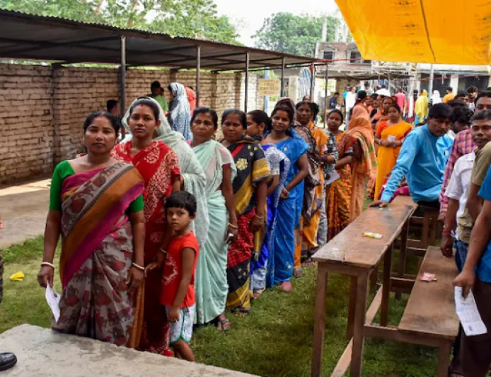 बड़ी खबर : पश्चिम बंगाल में वोटर्स में दिखा जबरदस्त उत्साह, दोपहर 3 बजे तक 78% वोटिंग, 152 सीटों पर जारी है मतदान