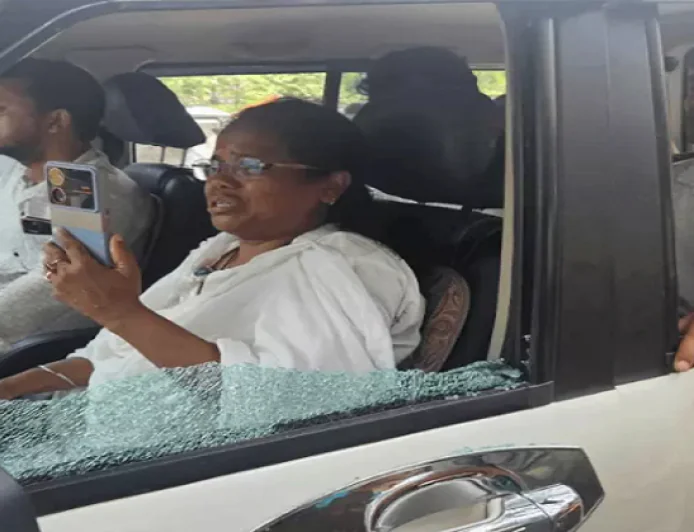 पश्चिम बंगाल में TMC सांसद पर हमला, कार पर बरसाए ईंट-पत्थर, चालक जख्मी, बीजेपी कार्यकर्ताओं पर लगा आरोप
