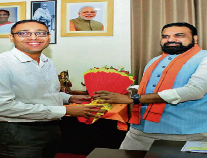 बिहार में राजस्व अधिकारियों की हड़ताल खत्म, सम्राट सरकार से मिले भरोसे के बाद लिया बड़ा फैसला, 24 घंटे में काम पर लौटेंगे अधिकारी