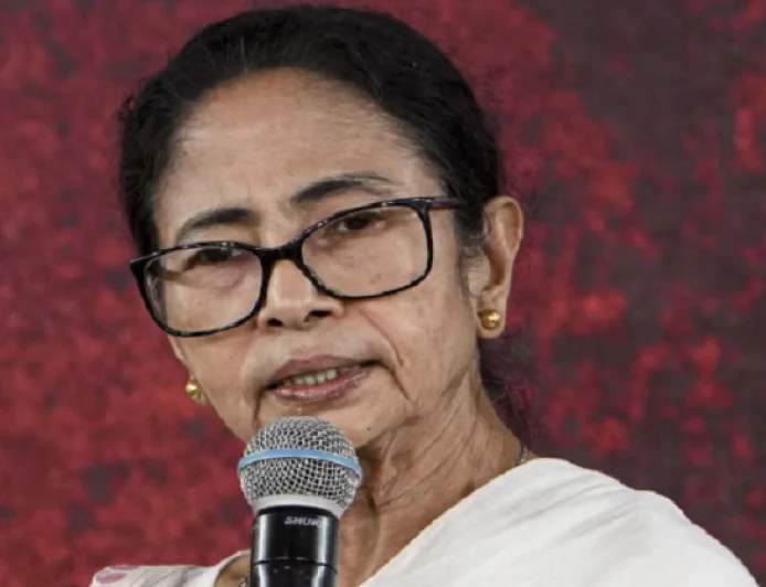 'मां, माटी और मानुष की बनेगी सरकार', रिकॉर्ड वोटिंग के बाद ममता बनर्जी का पहला बयान, कहा - जीतेंगे 226 सीटें 