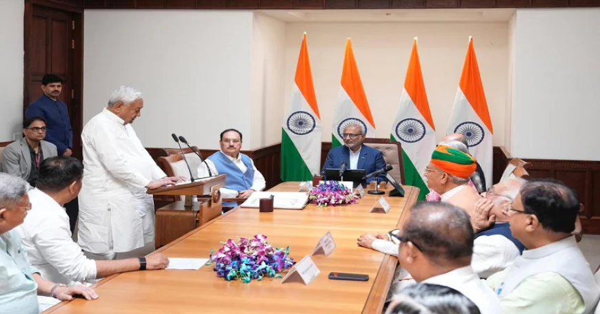 नीतीश कुमार ने राज्यसभा सदस्य के रुप में ली शपथ, कहा : पहले तो हम यहीं न थे, PM मोदी ने भी दी बधाई 