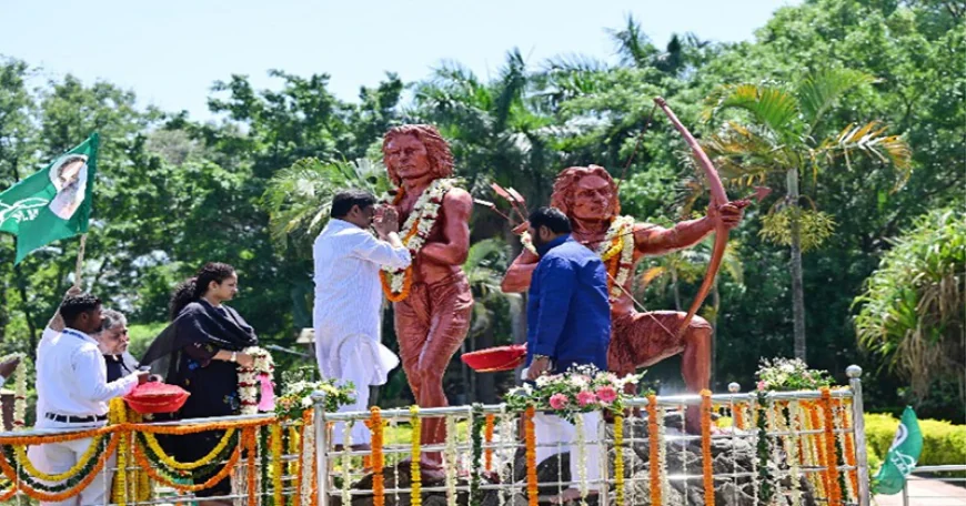 CM हेमंत सोरेन ने वीर शहीद सिदो-कान्हू को दी श्रद्धांजलि, कहा : उनका बलिदान आदिवासियों के सम्मान की लड़ाई का प्रतीक