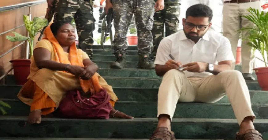 Jharkhand News : कुर्सी छोड़ सीढ़ियों तक पहुंचे पलामू DC, दिव्यांग महिला की सुनी फरियाद, हक्के-बक्के रह गये अधिकारी