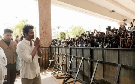तमिलनाडु की राजनीति के नये हीरो बने थालापति विजय, मिलने लगी बॉलीवुड से बधाई, एक्शन के सुपरस्टार ने भेजा भावुक संदेश