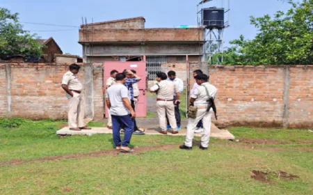 झारखण्ड में मिनी गन फैक्ट्री का खुलासा,  अर्धनिर्मित हथियार और मशीनें जब्त, साहिबगंज पुलिस और बिहार STF की बड़ी कार्रवाई