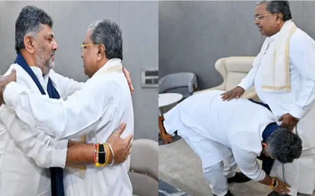 BREAKING : कर्नाटक के CM सिद्धारमैया का इस्तीफा, डीके शिवकुमार होंगे अगले मुख्यमंत्री, पैर छूकर लिया आशीर्वाद