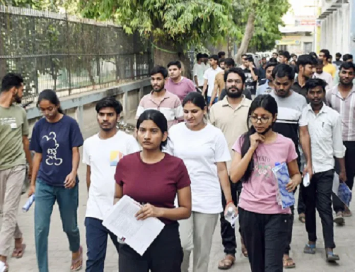 NEET-UG 2026: रांची के इन 21 केंद्रों पर सुरक्षा के कड़े इंतजाम, 200 मीटर के दायरे में धारा 163 लागू