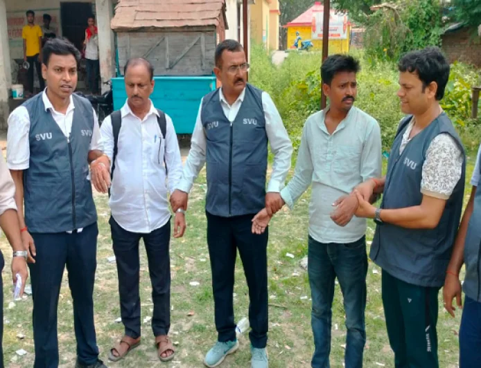 सहरसा में निगरानी की बड़ी कार्रवाई, महिषी अंचल कार्यालय के राजस्व कर्मचारी और दलाल को 16 हजार घूस लेते दबोचा