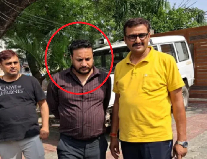 घूसखोर सीओ रंगेहाथ गिरफ्तार, 3 लाख रुपये रिश्वत लेते निगरानी ने दबोचा, विभाग में मचा हड़कंप