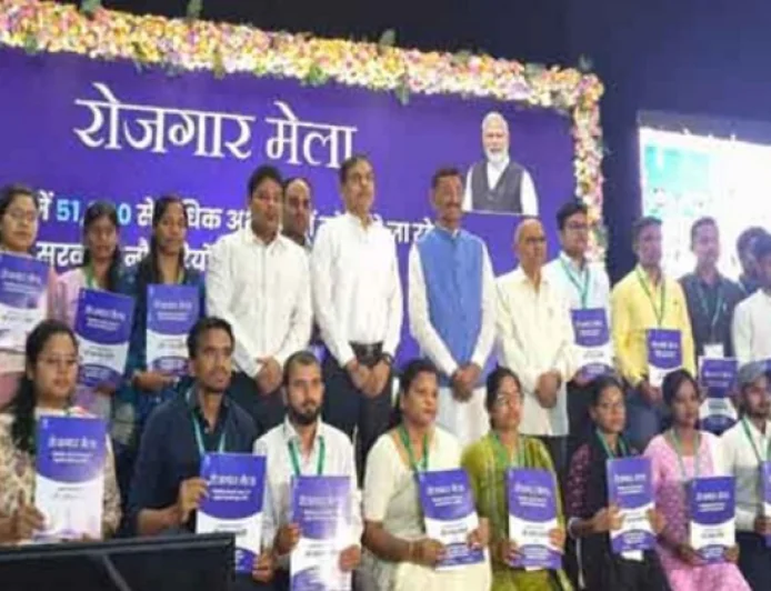 पीएम मोदी ने 51 हजार युवाओं को बांटे नियुक्ति पत्र, रांची में 132 अभ्यर्थियों को मिला अपॉइंटमेंट लेटर