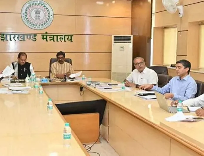 झारखंड को आत्मनिर्भर बनाने के मिशन में हेमंत सोरेन, झारखंड मंत्रालय में की समीक्षा बैठक