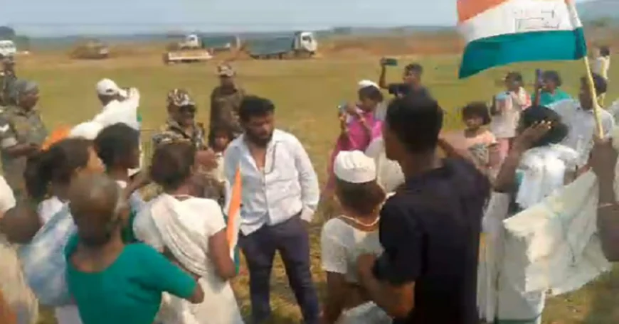 भारतमाला परियोजना का गुमला में विरोध तेज, सड़क निर्माण कराने पहुंचे कंपनी के मुंशी को गांव वालों ने दौड़ा-दौड़ाकर पीटा 