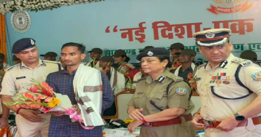 नक्सलमुक्त हुआ गुमला, एसपी का दावा, 5 लाख का इनामी नक्सली भी किया सरेंडर