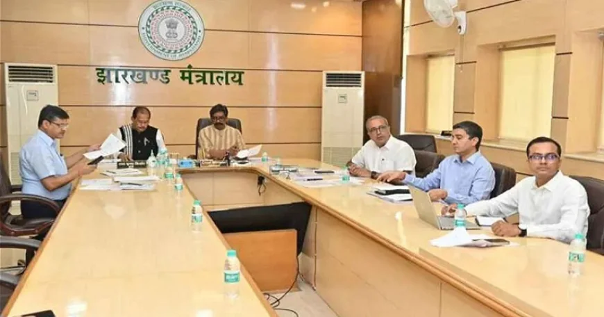 झारखंड को आत्मनिर्भर बनाने के मिशन में हेमंत सोरेन, झारखंड मंत्रालय में की समीक्षा बैठक