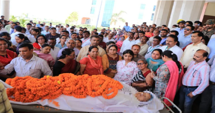 झारखंड विधानसभा की महिला कर्मी की मौत, सेंटाविटा अस्पताल के डॉक्टर्स पर लापरवाही का आरोप, आक्रोशित कर्मियों ने जताया विरोध