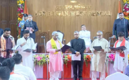 पश्चिम बंगाल में कैबिनेट विस्तार, 35 मंत्रियों ने ली शपथ, अर्जुन सिंह, तपस रॉय बने मंत्री, पूर्व क्रिकेटर अशोक डिंडा को भी मिली बड़ी जिम्मेदारी