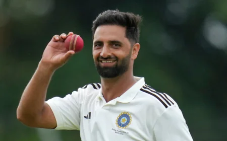 टीम इंडिया कैंप से जुड़े जम्मू-कश्मीर के तेज गेंदबाज आकिब नबी, अफगानिस्तान टेस्ट से पहले बढ़ी चर्चा