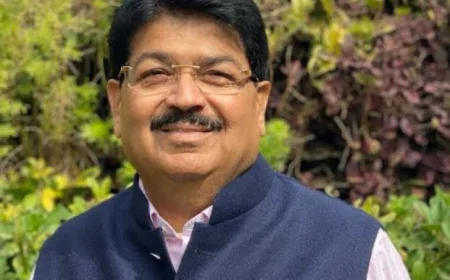 एनडीए समर्थित निर्दलीय उम्मीदवार परिमल नथवाणी का नामांकन पत्र स्वीकृत 