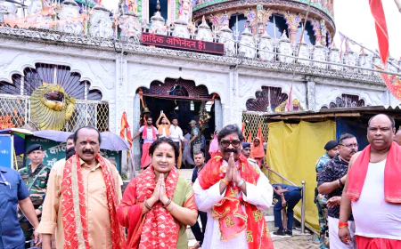 मुख्यमंत्री हेमन्त सोरेन अपनी धर्मपत्नी विधायक कल्पना सोरेन संग पहुंचे तमाड़ स्थित दिउड़ी मंदिर