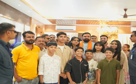 क्रिकेटर आकाश दीप की शादी से पहले गांव पहुंचे CM सम्राट, परिवार से की मुलाकात, शादी की दी अग्रिम बधाई