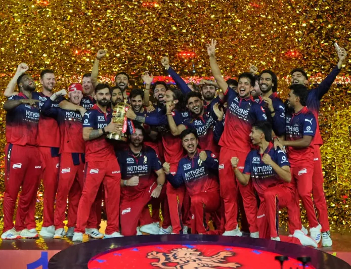 IPL 2026 जीतकर RCB हुई मालामाल, ट्रॉफी के साथ मिला 20 करोड़ का इनाम; जानिए किसे मिली कितनी प्राइज मनी