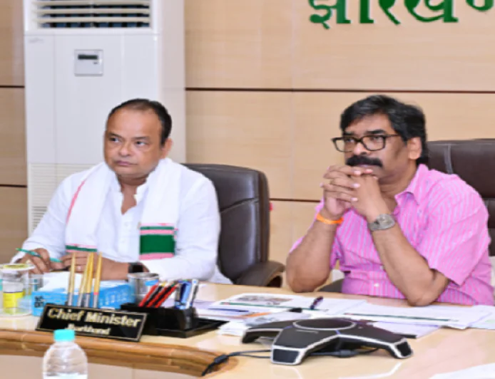 CM हेमंत सोरेन ने की स्वास्थ्य विभाग की समीक्षा, ANM-GNM बहाली से लेकर मेडिकल सीटें बढ़ाने तक का दिया निर्देश, एंबुलेंस सेवा को लेकर जताई चिंता