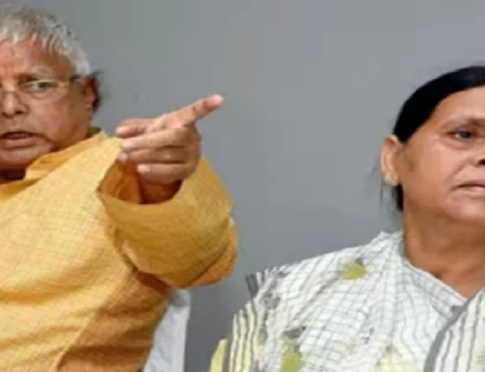 लालू फैमिली की सुरक्षा में कटौती पर गरमाई सियासत, राबड़ी और तेजस्वी ने लौटाई सिक्योरिटी, भड़कीं रोहिणी आचार्य, आरजेडी नेताओं का जुटान शुरू