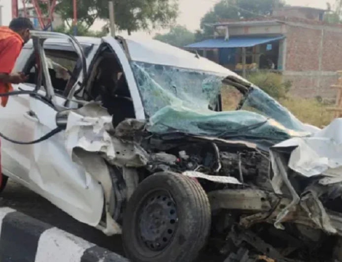 BIG NEWS : बेलगाम रफ्तार का कहर, अर्टिगा कार और ट्रेलर की जोरदार भिड़ंत, झारखण्ड के 4 लोगों की दर्दनाक मौत, मची चीख-पुकार