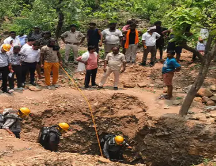 BREAKING : रामगढ़ में गैस रिसाव से 4 युवकों की मौत, बंद खदान में उत्खनन के दौरान हुआ हादसा, मची चीख-पुकार