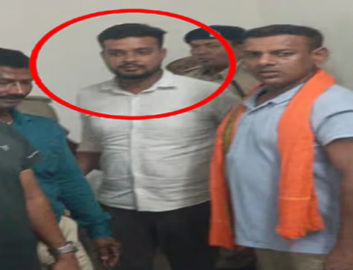 निगरानी की गिरफ्त में आया बिहार का घूसखोर क्लर्क, 15 हजार रिश्वत लेते रंगे हाथ अरेस्ट