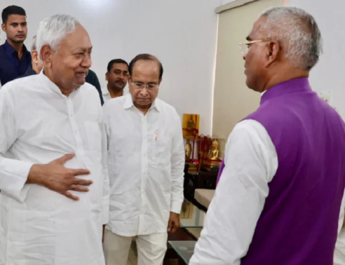 नीतीश कुमार से मिले आरसीपी सिंह, बिहार की सियासत में हलचल तेज, JDU में वापसी को लेकर बढ़ीं अटकलें