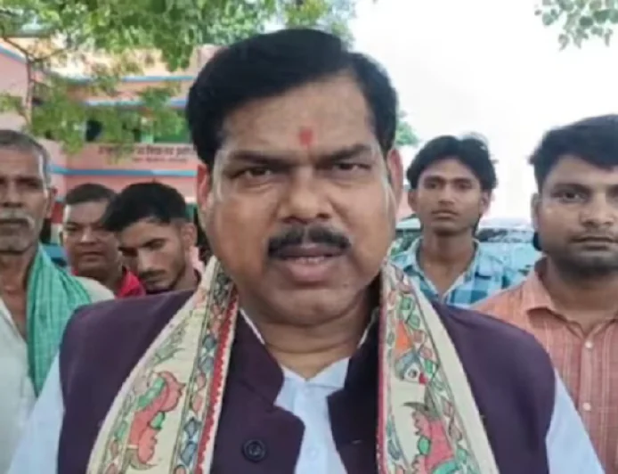 हाजिरी बनाकर गायब मिलने वाले शिक्षकों पर होगी सख्त कार्रवाई, बिहार के टीचर्स के लिए शिक्षा मंत्री मिथिलेश तिवारी की सख्त चेतावनी