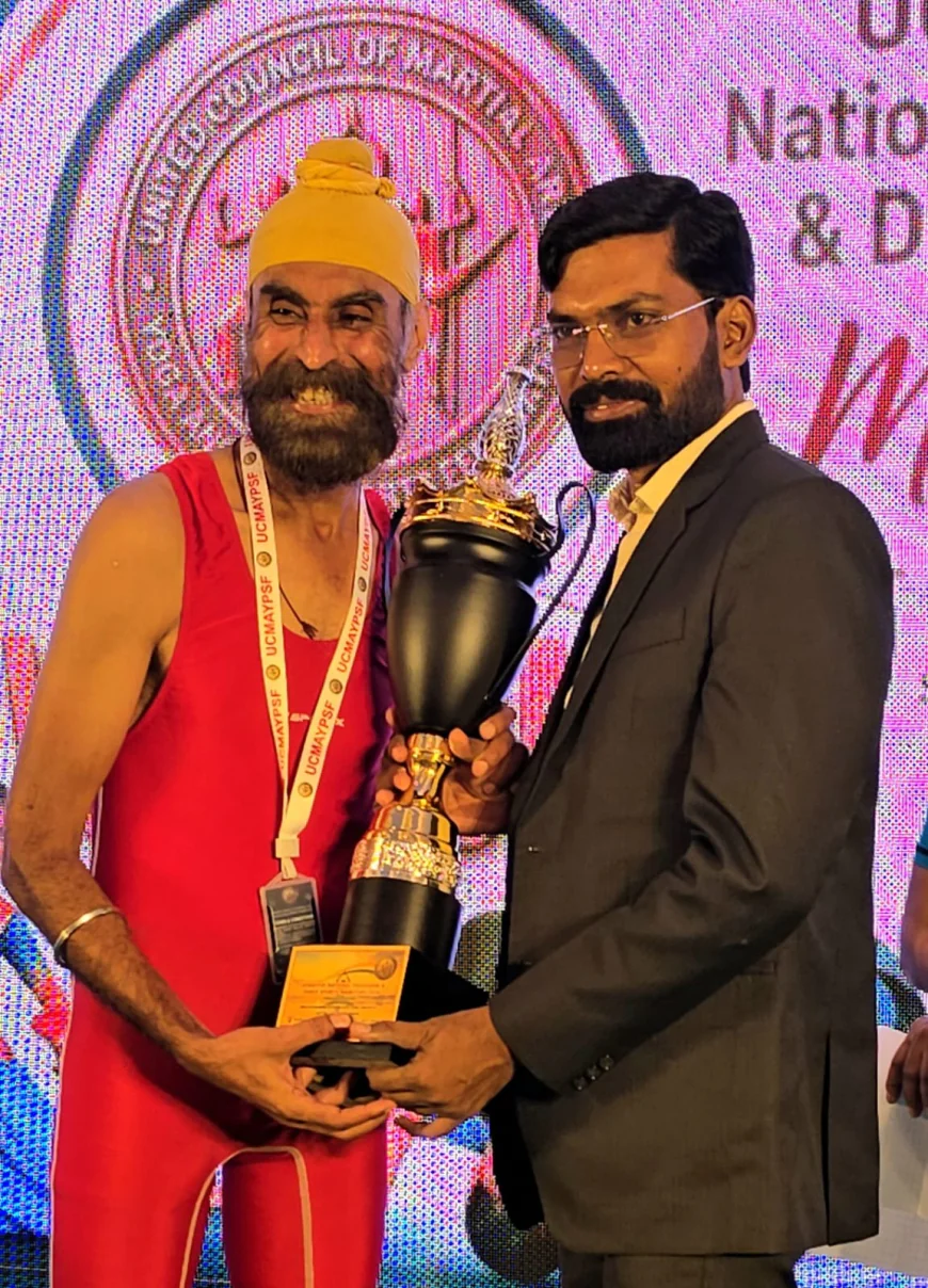 योगासन प्रतियोगिता में रांची के जगदीश सिंह बने चैम्पियन ऑफ चैम्पियन के रनर अप